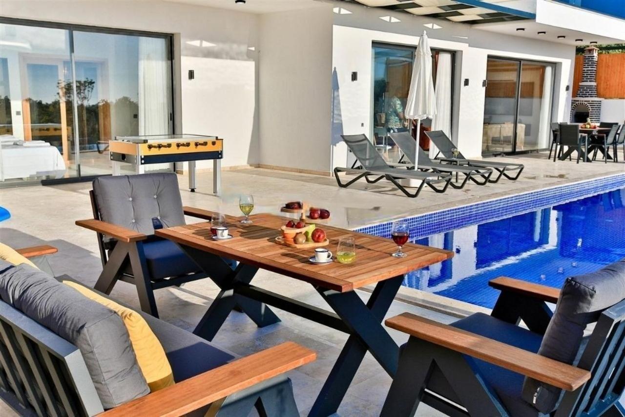 Villa Lycian-Kalkan 3 Bedroom-2 Jakuzzies-Sauna-Turkish Hamam-Huge Private Pool And Lovely Garden Kas Exterior photo